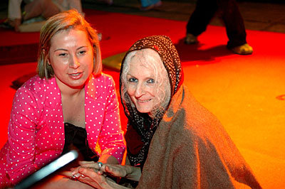 Magda Malejczyk (z Drzewa Babel) i żona Mehmooda Sabri -  Amatullah